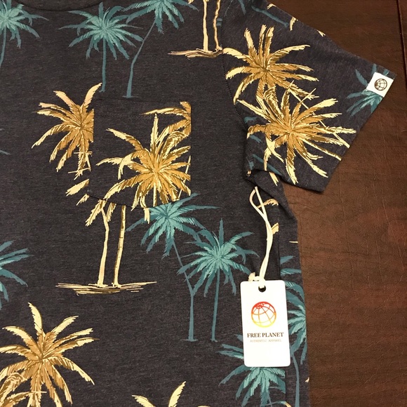 Free Planet Shirt - Picture 3 of 6